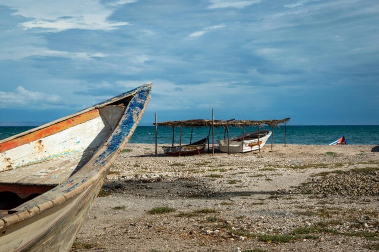 Read more about the article Discover Hidden Gems of Kenya: Unique Spots for Every Explorer